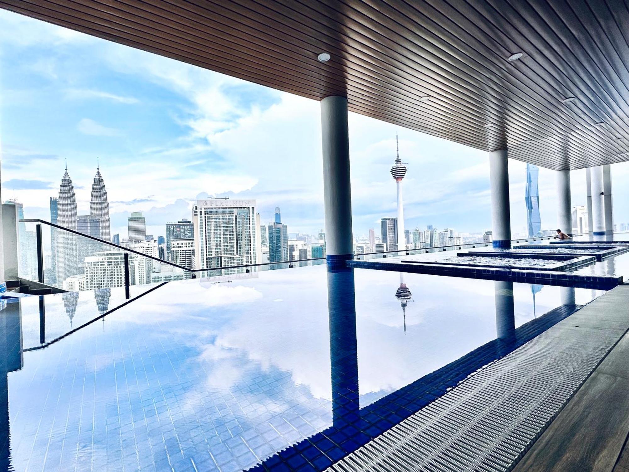 The Luxe Suites Klcc By Cozy Stay Куала-Лумпур Екстер'єр фото
