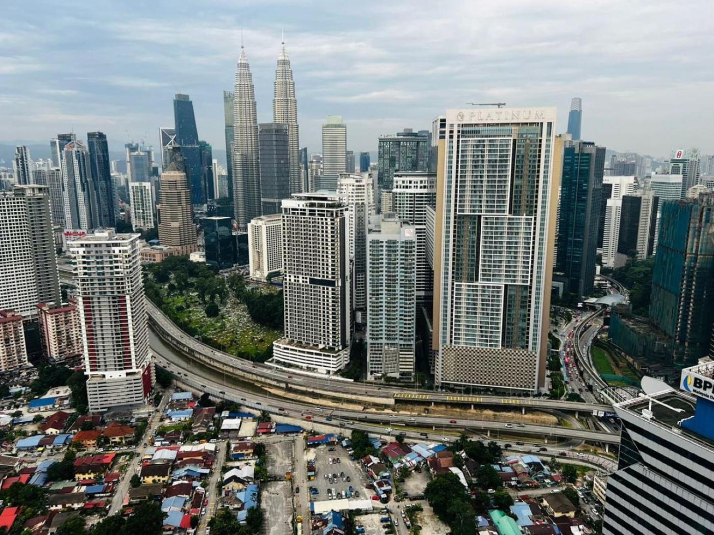 The Luxe Suites Klcc By Cozy Stay Куала-Лумпур Екстер'єр фото